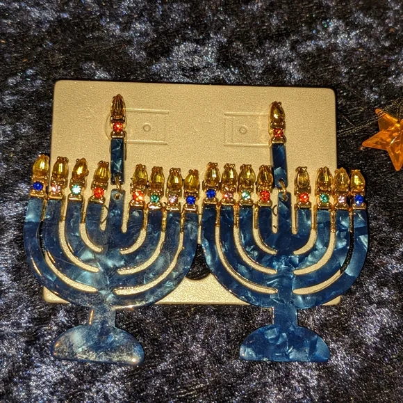 Menorah Earrings Brand New - Picture 4 of 4